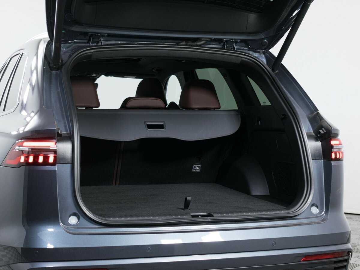 Б/У Джили Монжаро 2023 года. Фото: #6