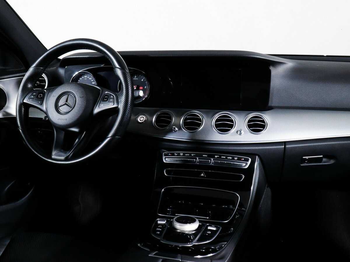 Б/У Мерседес-Бенц Е-Класс 2016 года. Фото: #8