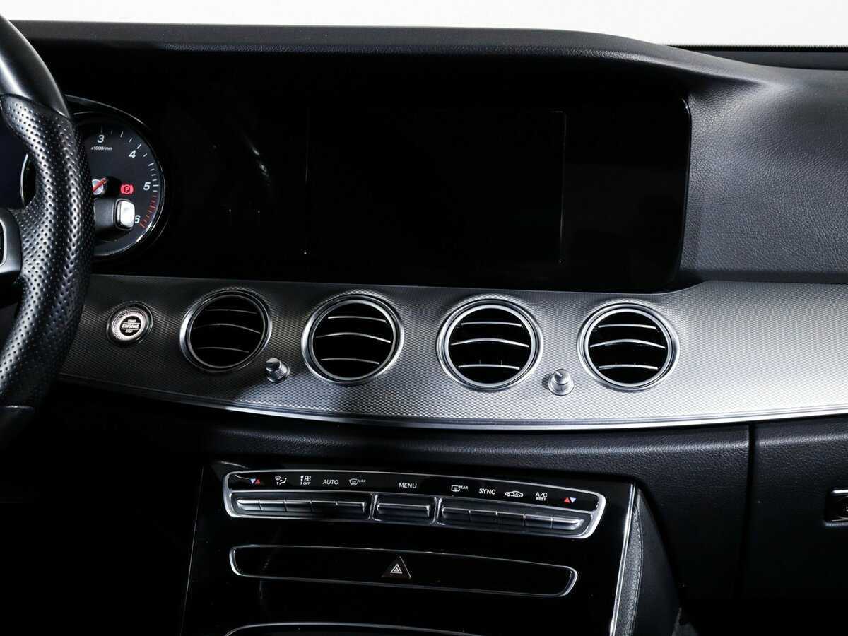 Б/У Мерседес-Бенц Е-Класс 2016 года. Фото: #9