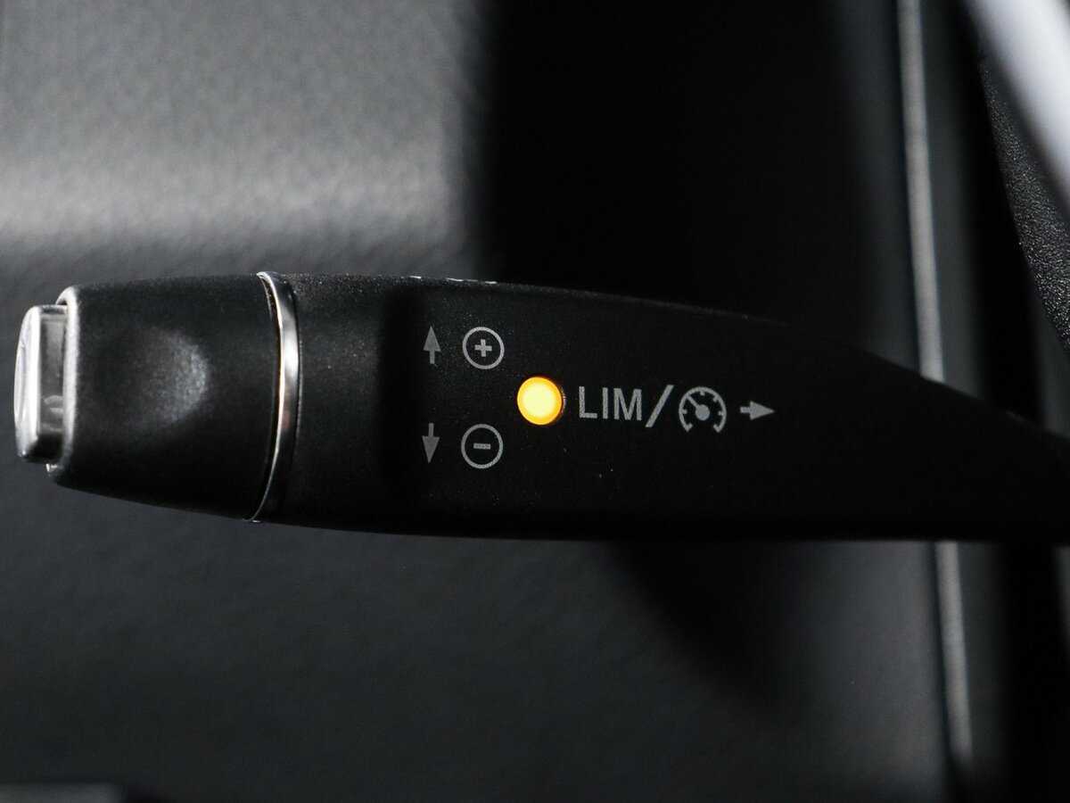 Б/У Мерседес-Бенц Е-Класс 2015 года. Фото: #21