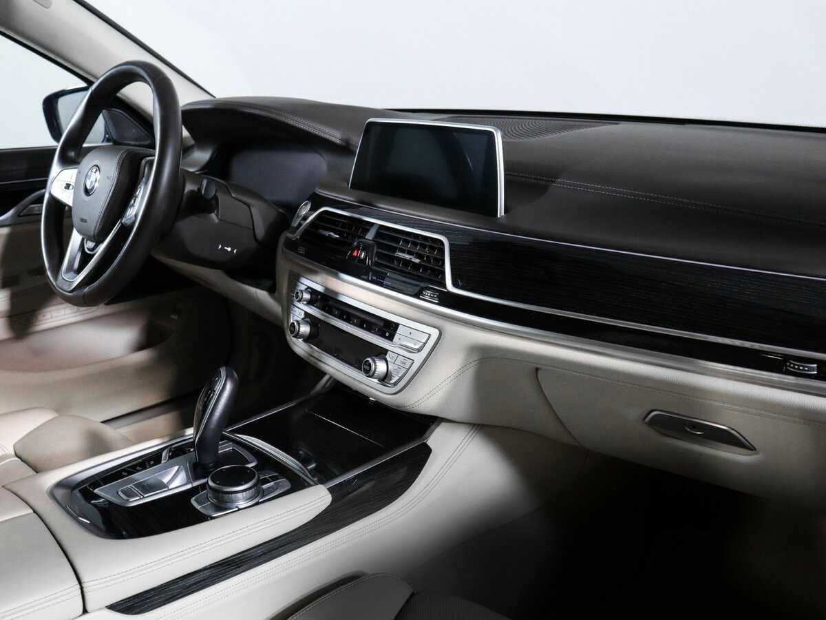 Б/У БМВ 7 серии 2021 года. Фото: #8