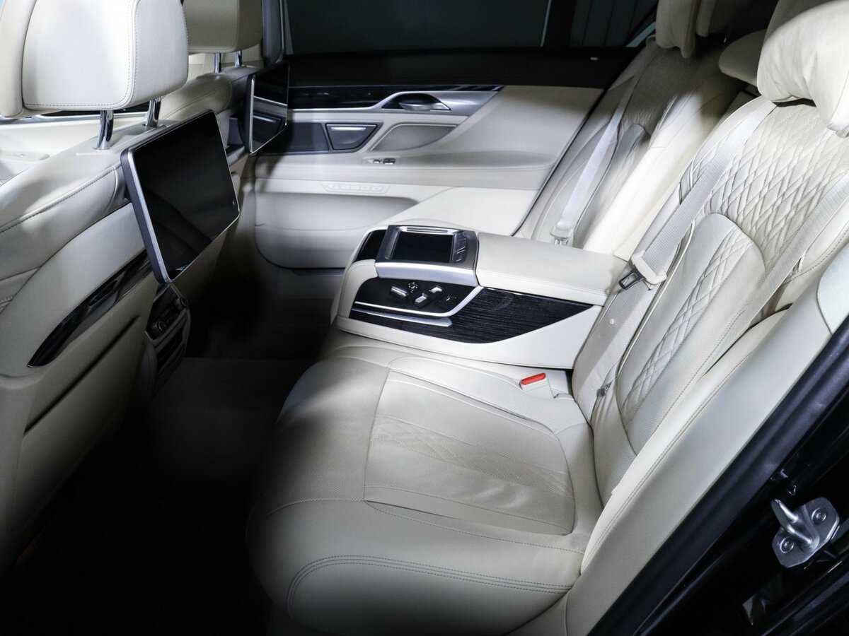 Б/У БМВ 7 серии 2021 года. Фото: #9