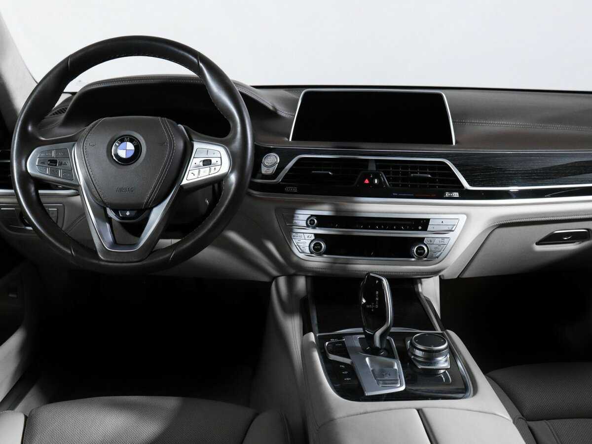 Б/У БМВ 7 серии 2021 года. Фото: #11