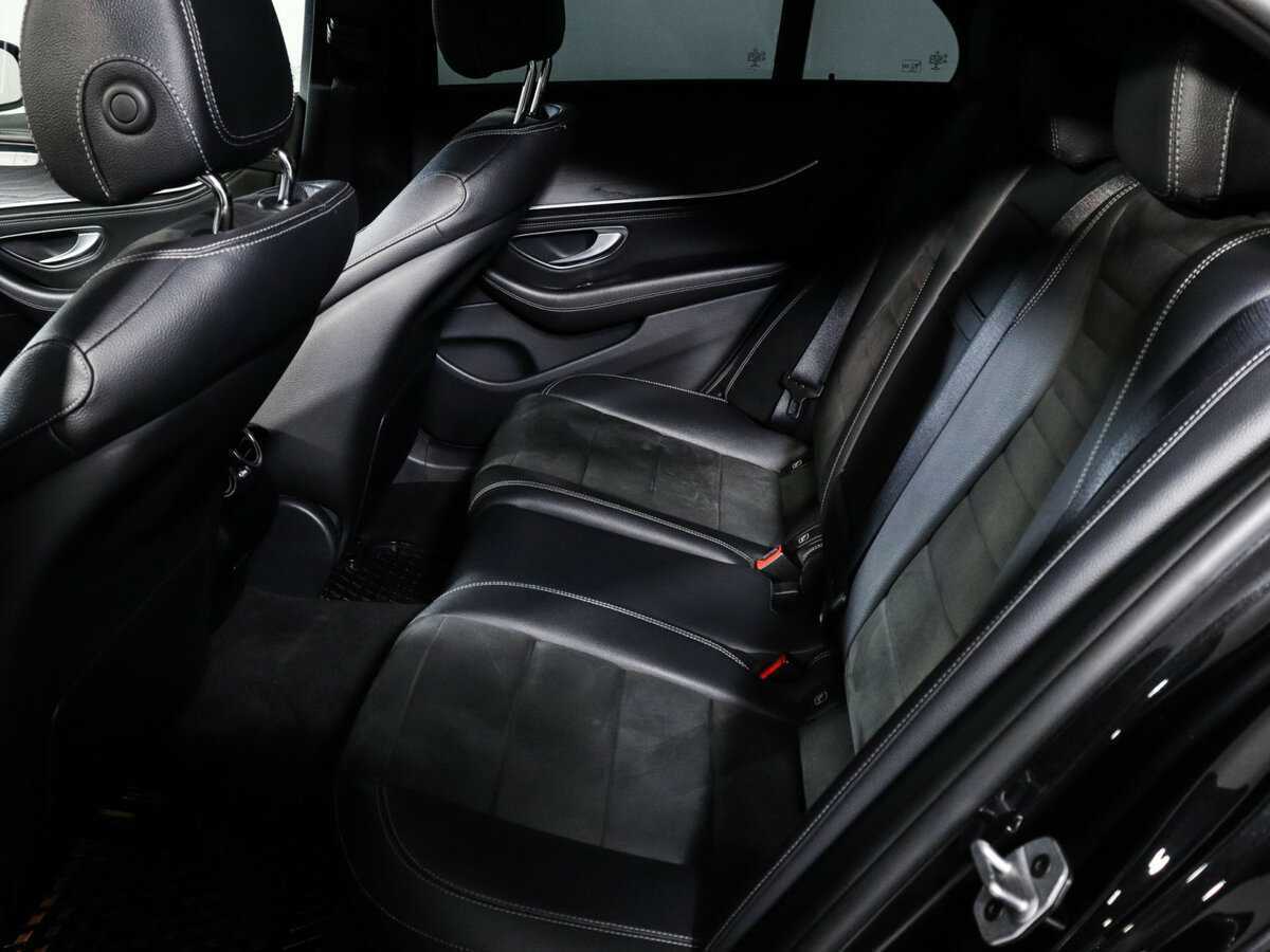 Б/У Мерседес-Бенц Е-Класс 2021 года. Фото: #9