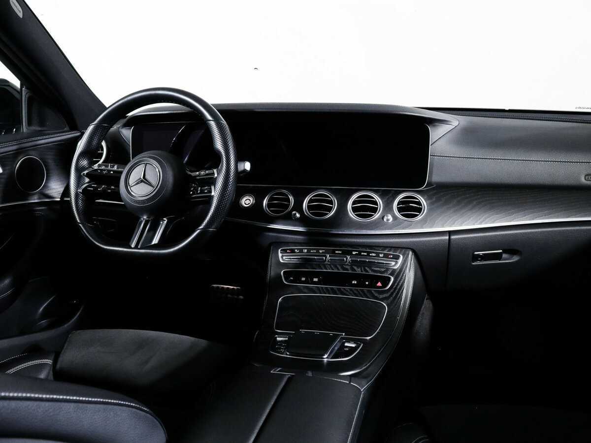 Б/У Мерседес-Бенц Е-Класс 2021 года. Фото: #11