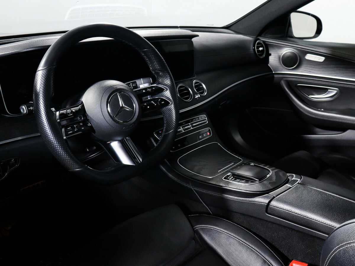 Б/У Мерседес-Бенц Е-Класс 2021 года. Фото: #13