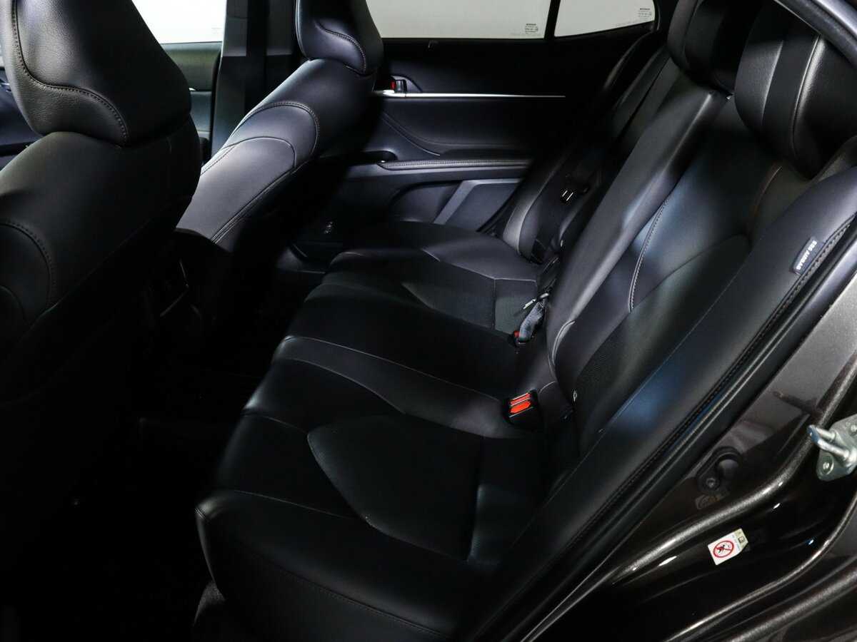 Б/У Тойота Камри 2018 года. Фото: #6