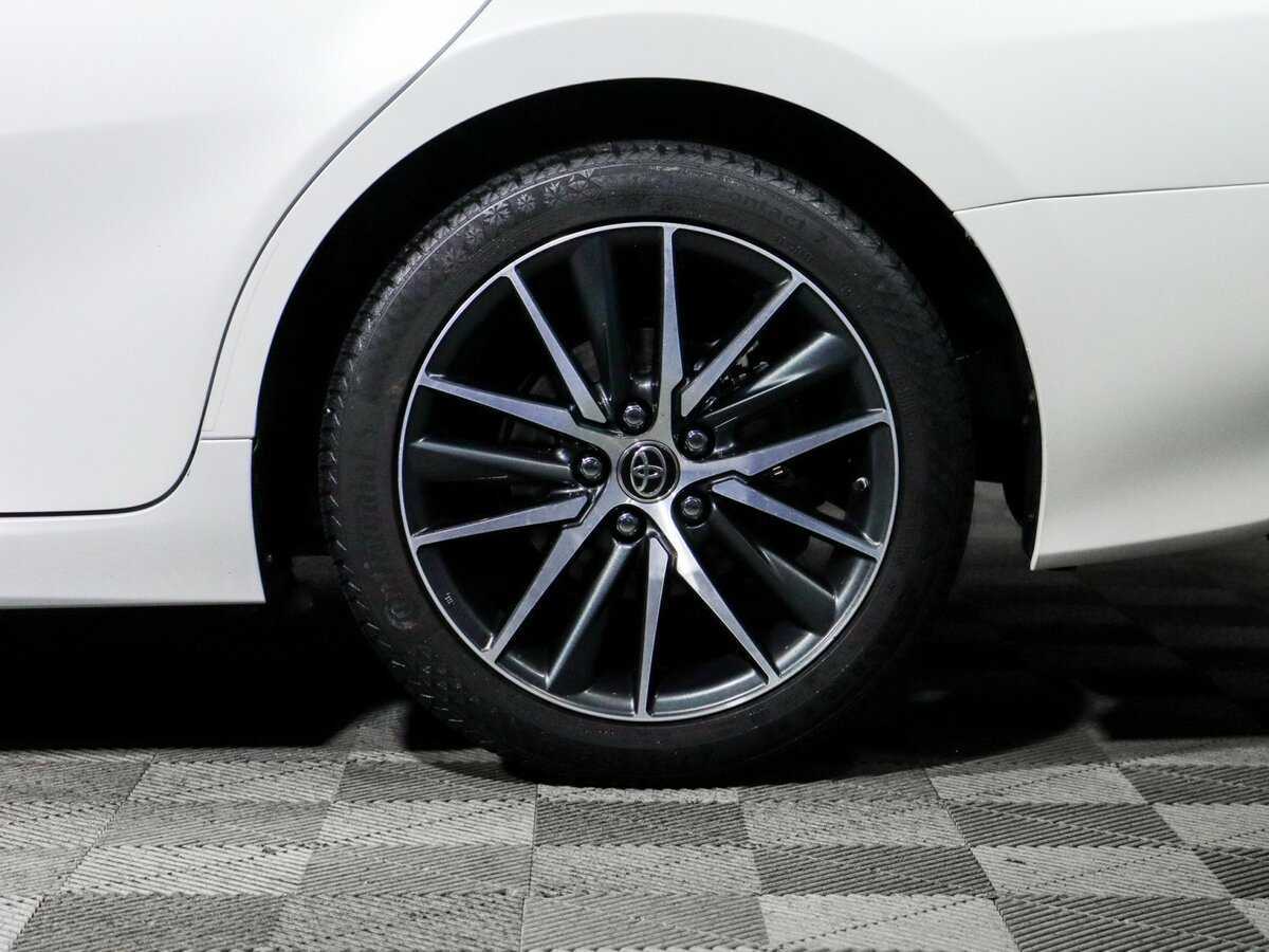 Б/У Тойота Камри 2022 года. Фото: #11