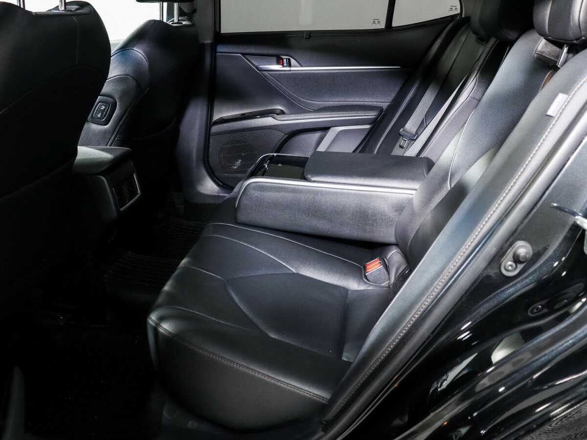 Б/У Тойота Камри 2023 года. Фото: #9