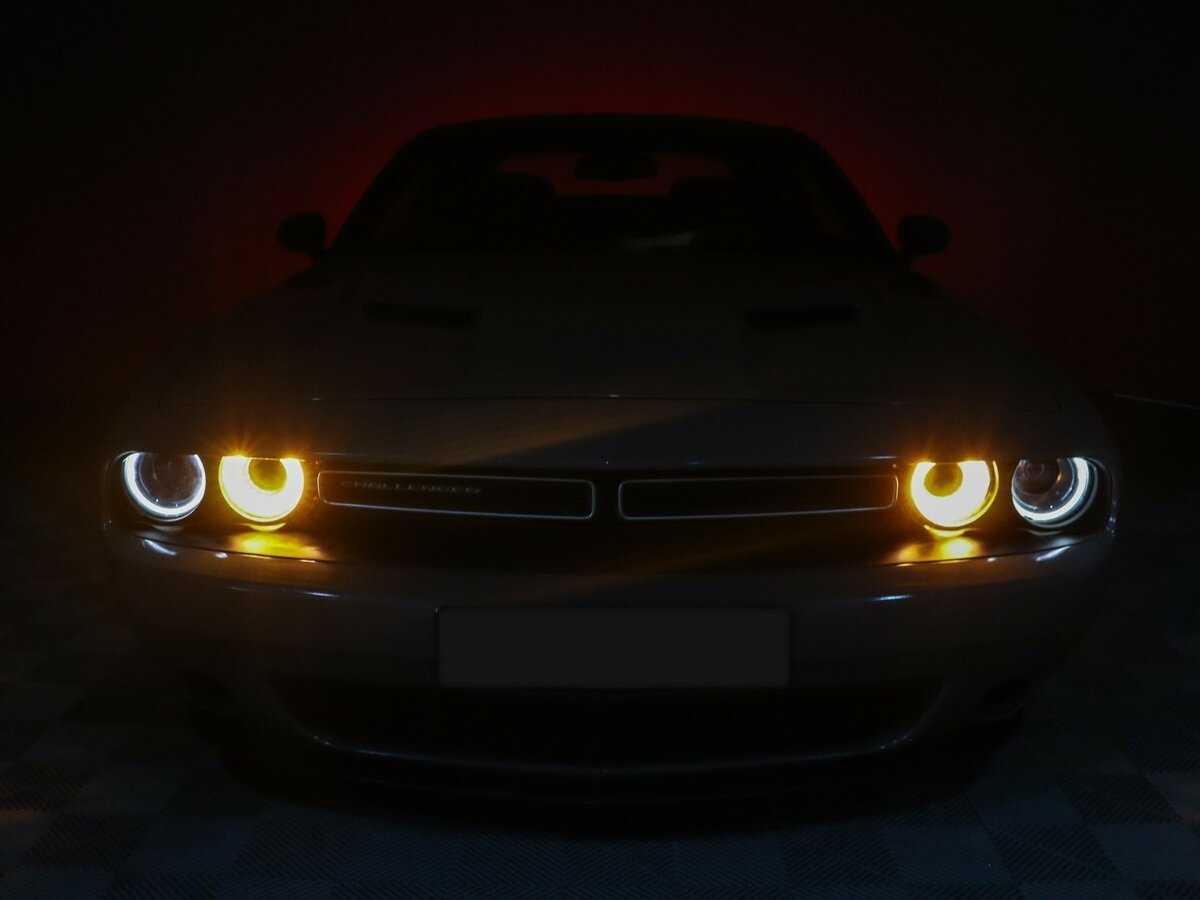 Б/У Додж Челленджер 2019 года. Фото: #18