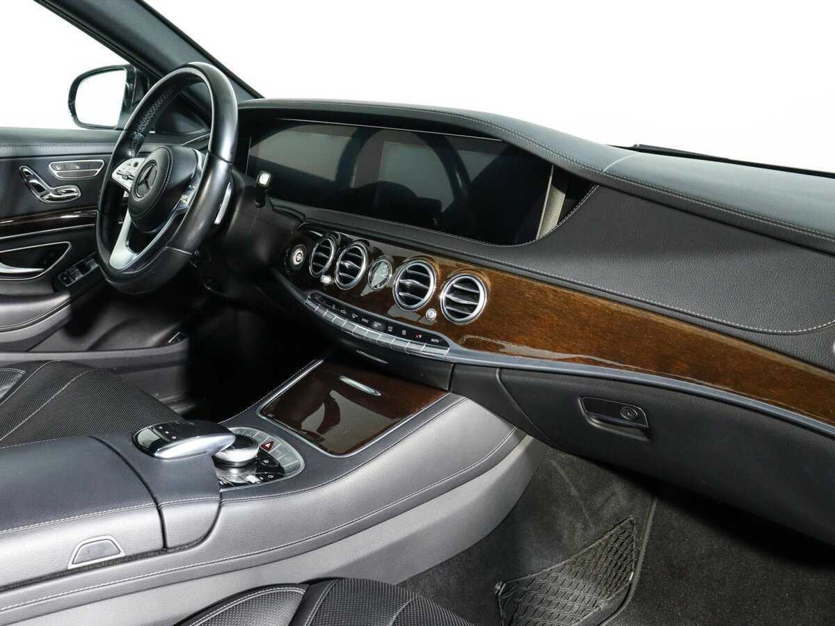 Б/У Мерседес-Бенц С-Класс 2017 года. Фото: #3