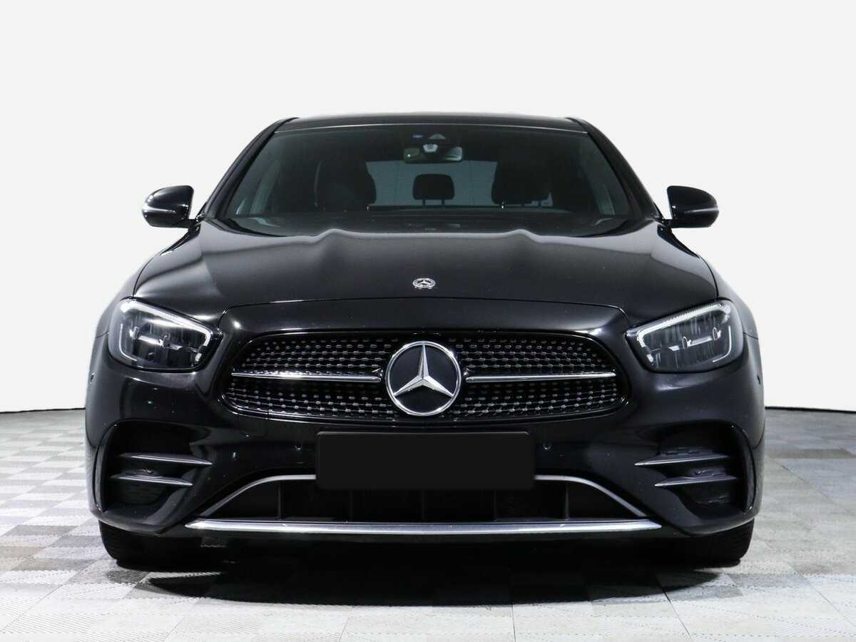 Б/У Мерседес-Бенц Е-Класс 2021 года. Фото: #1