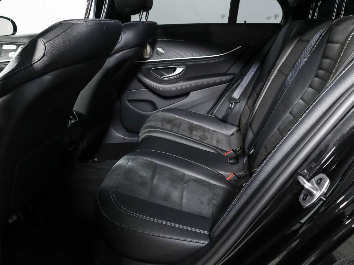 Б/У Мерседес-Бенц Е-Класс 2021 года. Фото: #9