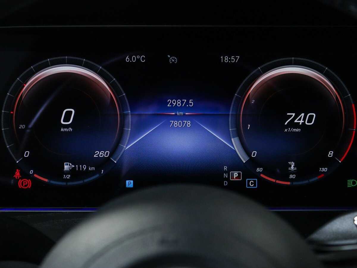 Б/У Мерседес-Бенц Е-Класс 2021 года. Фото: #10