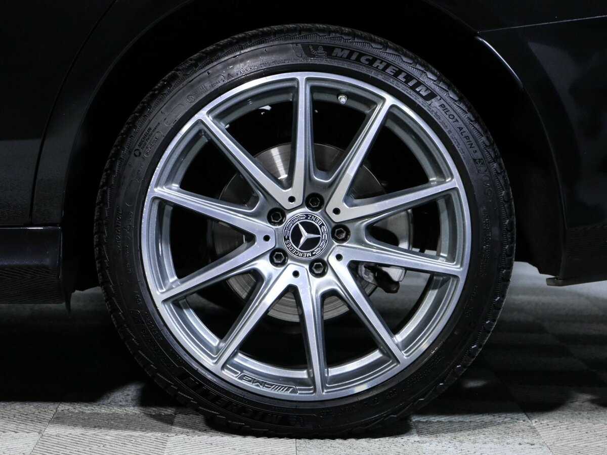 Б/У Мерседес-Бенц Е-Класс 2021 года. Фото: #14