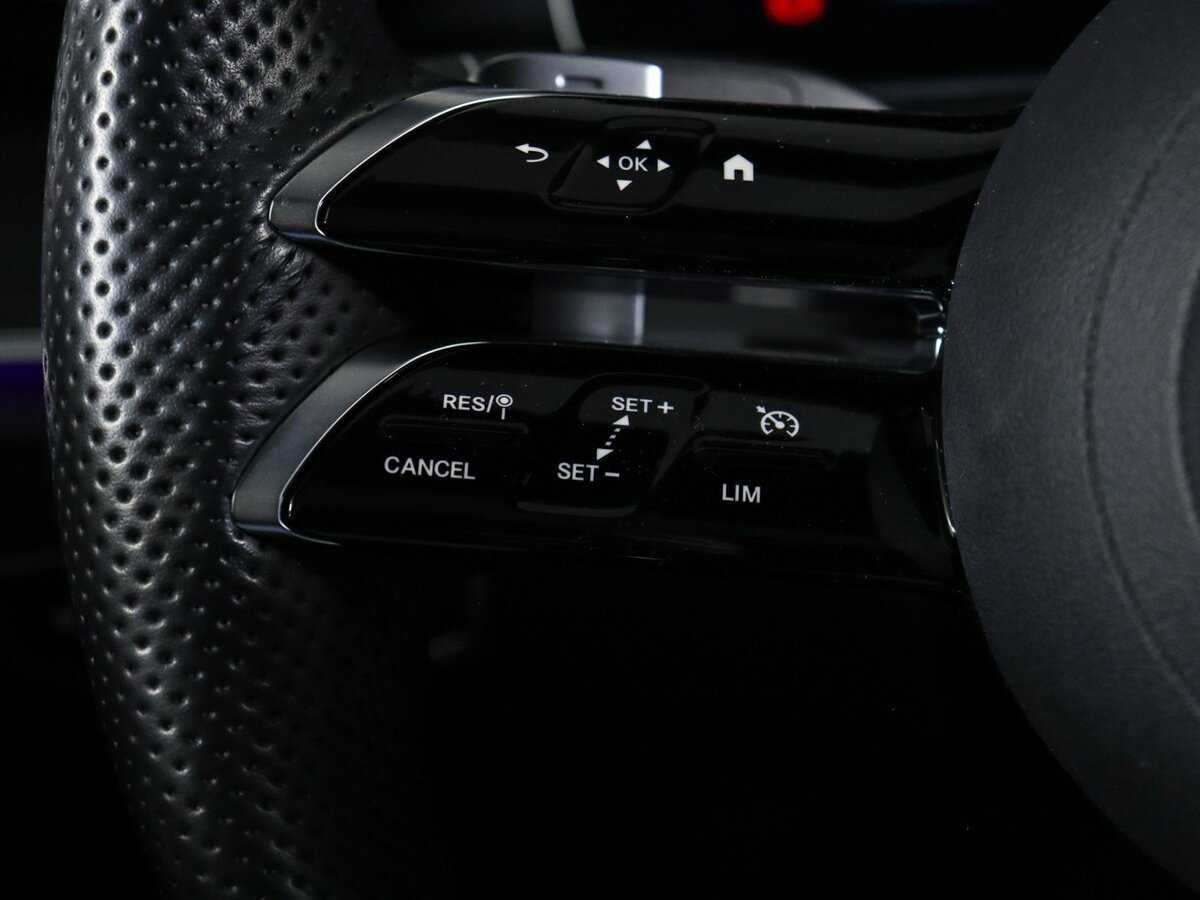 Б/У Мерседес-Бенц Е-Класс 2021 года. Фото: #24