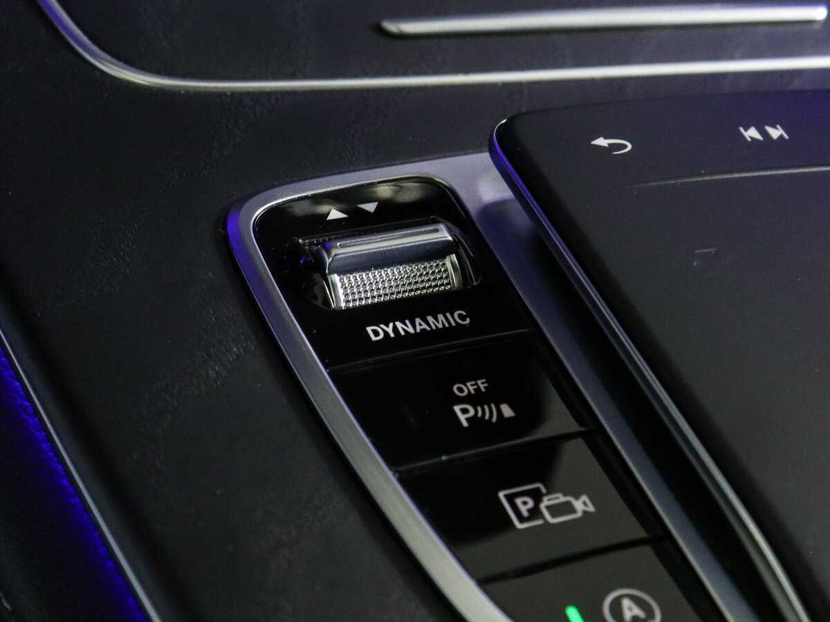 Б/У Мерседес-Бенц Е-Класс 2021 года. Фото: #35