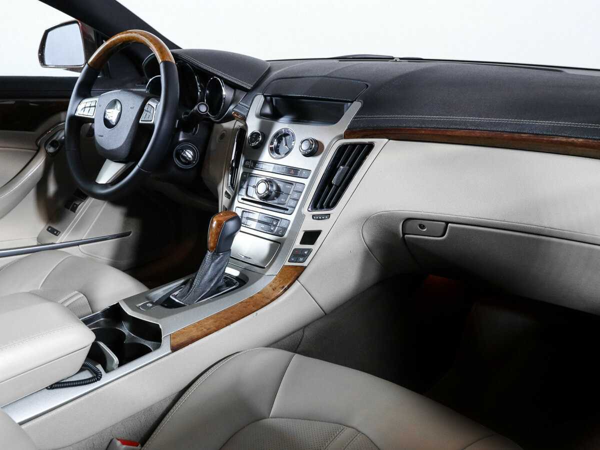 Б/У Кадиллак КТС 2011 года. Фото: #8