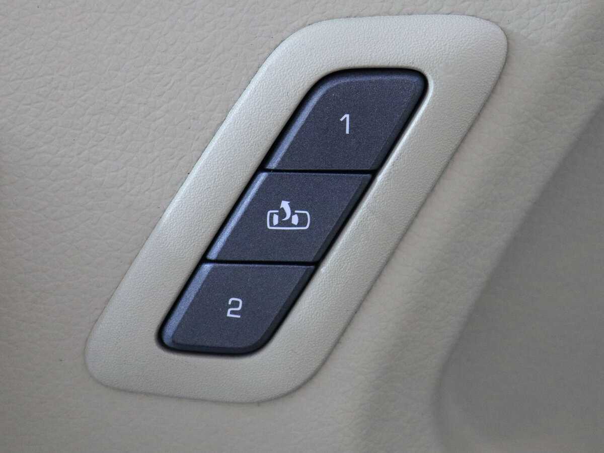 Б/У Кадиллак КТС 2011 года. Фото: #16