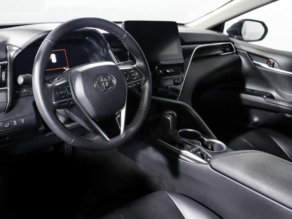 Б/У Тойота Камри 2023 года. Фото: #13