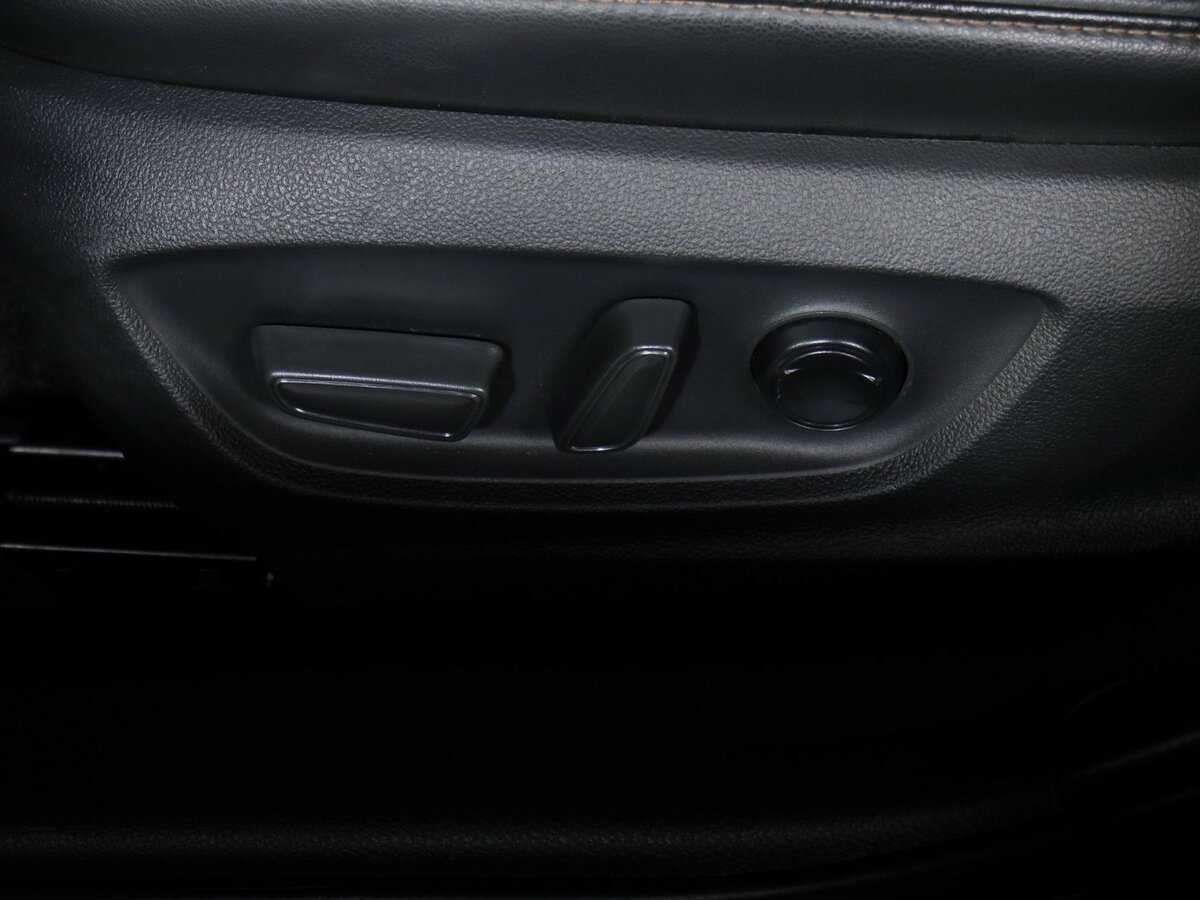 Б/У Тойота Камри 2023 года. Фото: #17