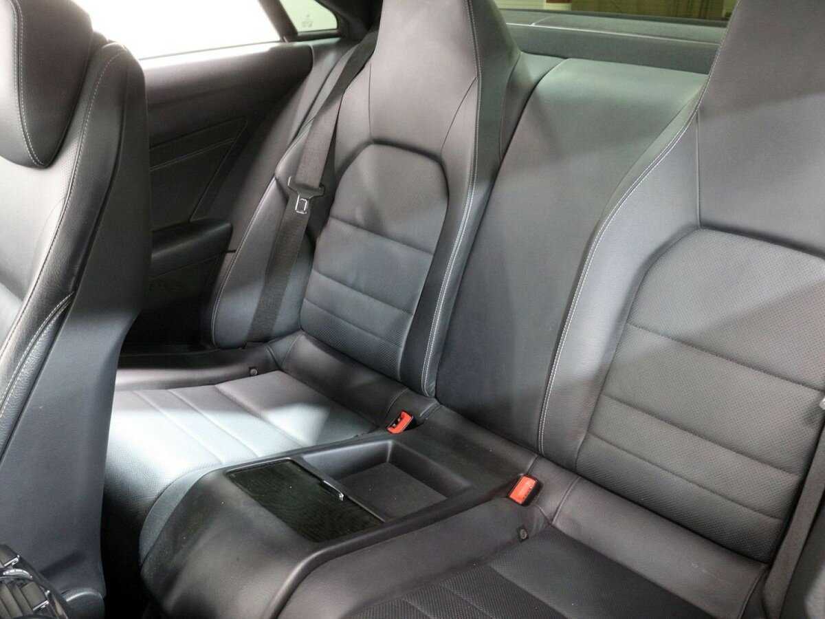 Б/У Мерседес-Бенц Е-Класс 2013 года. Фото: #7