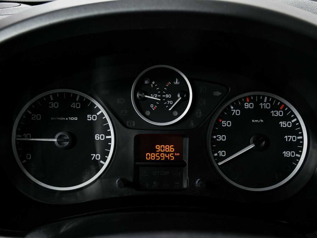 Б/У Пежо Партнер 2017 года. Фото: #7