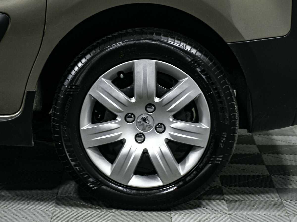 Б/У Пежо Партнер 2017 года. Фото: #12