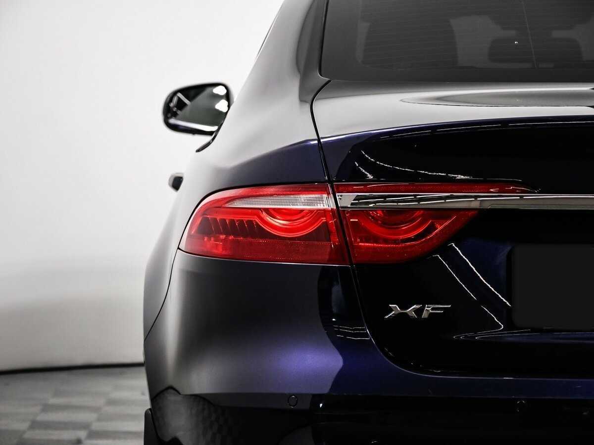 Б/У Ягуар ИксФ 2016 года. Фото: #14