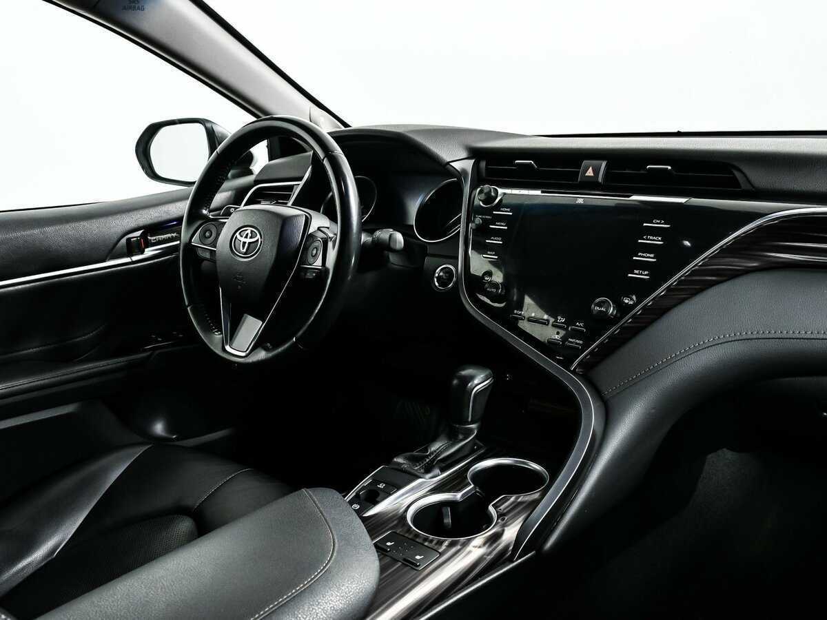 Б/У Тойота Камри 2019 года. Фото: #8