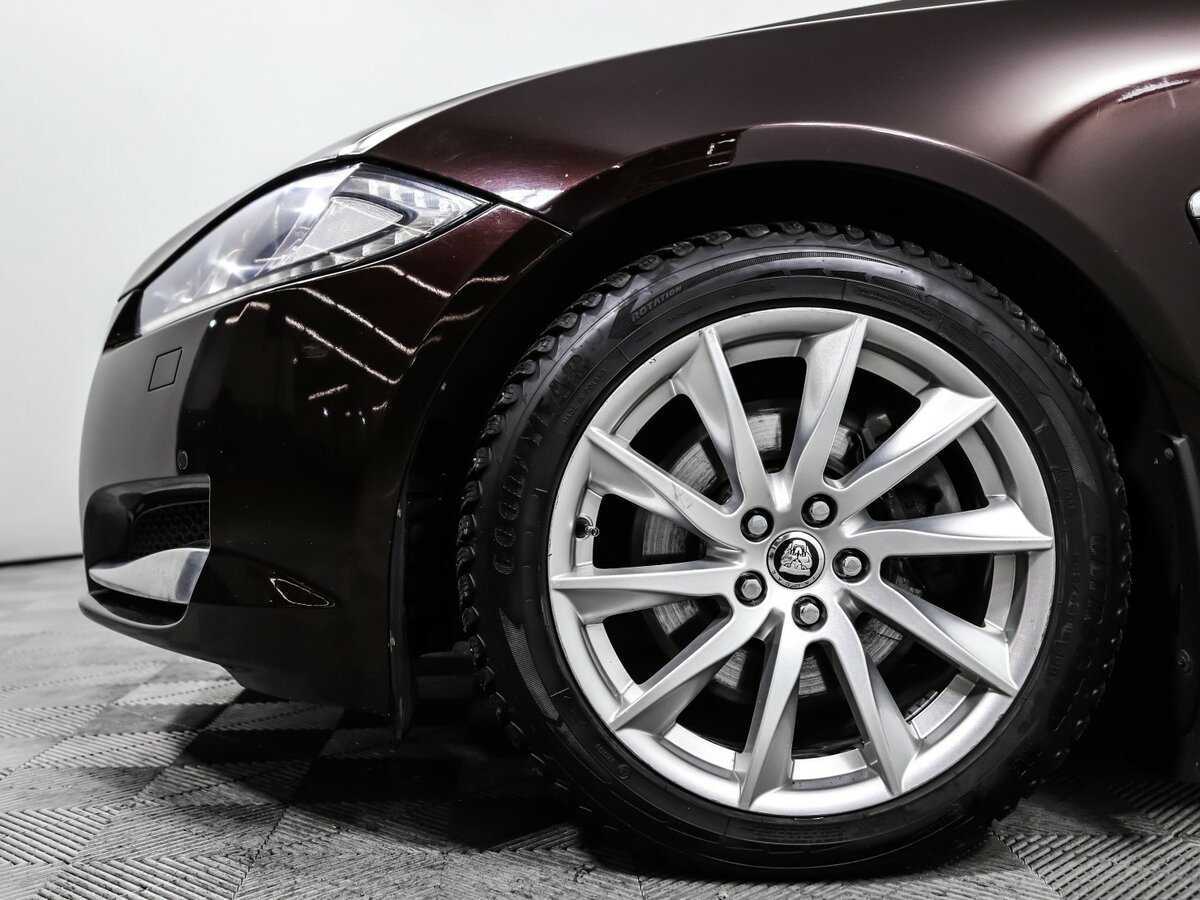 Б/У Ягуар ИксФ 2013 года. Фото: #15