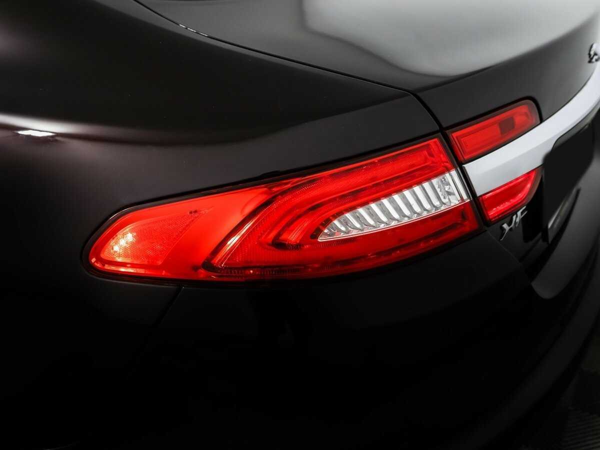 Б/У Ягуар ИксФ 2013 года. Фото: #18