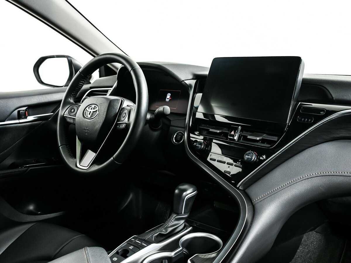 Б/У Тойота Камри 2023 года. Фото: #8