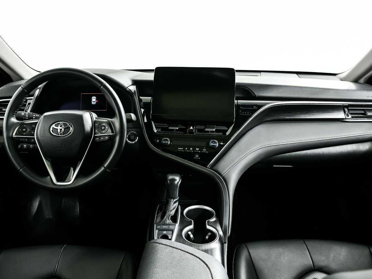 Б/У Тойота Камри 2023 года. Фото: #10