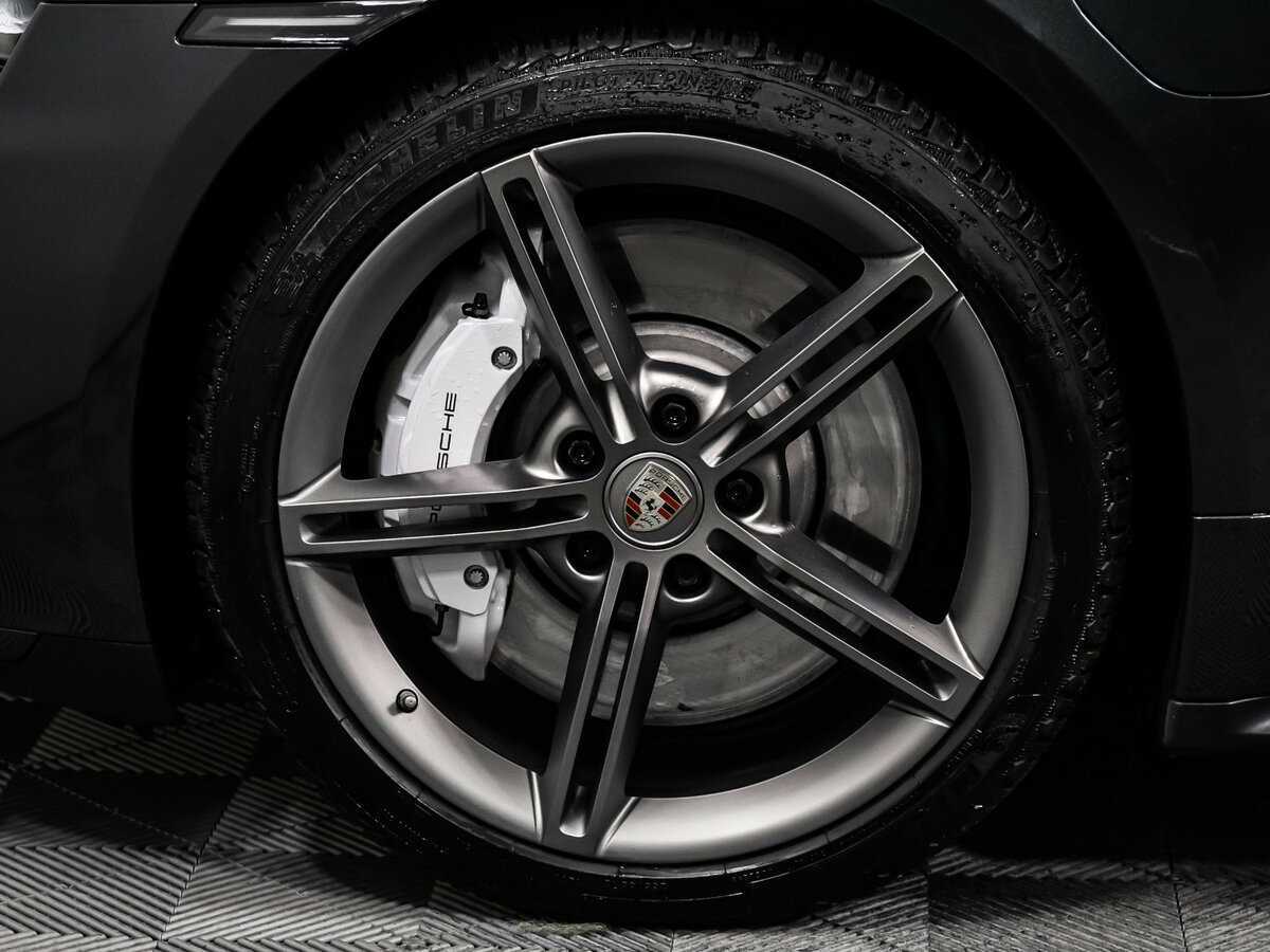 Б/У Порш Taycan 2020 года. Фото: #20