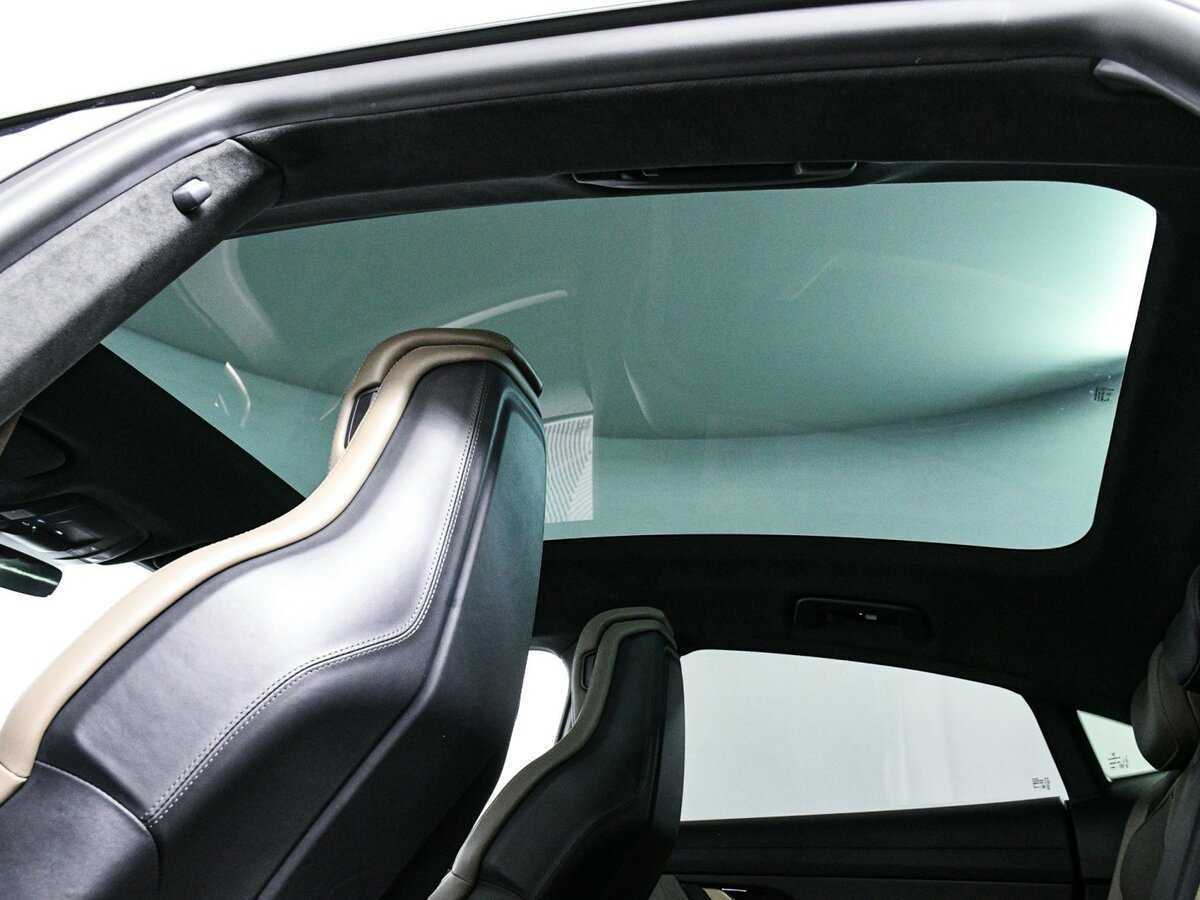 Б/У Порш Taycan 2021 года. Фото: #19