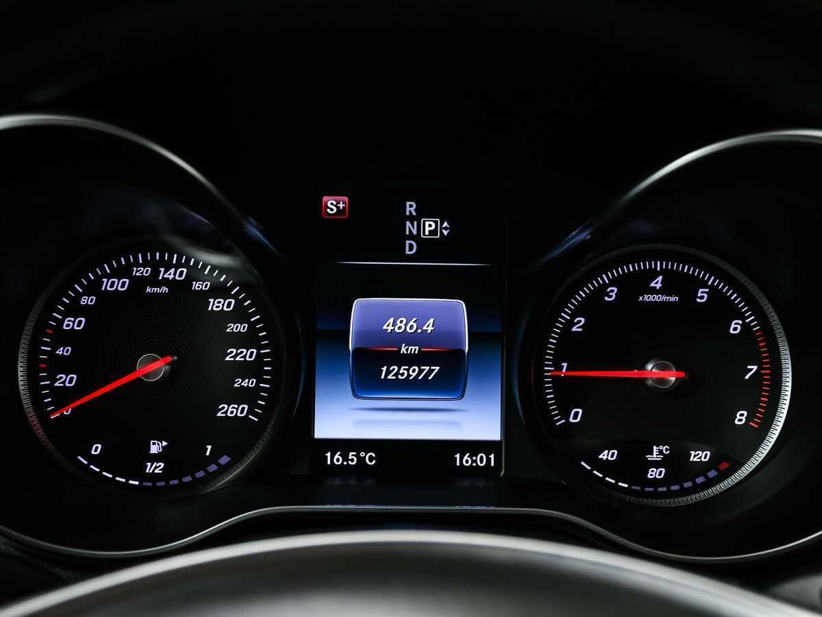 Б/У Мерседес-Бенц Ц-Класс 2015 года. Фото: #9