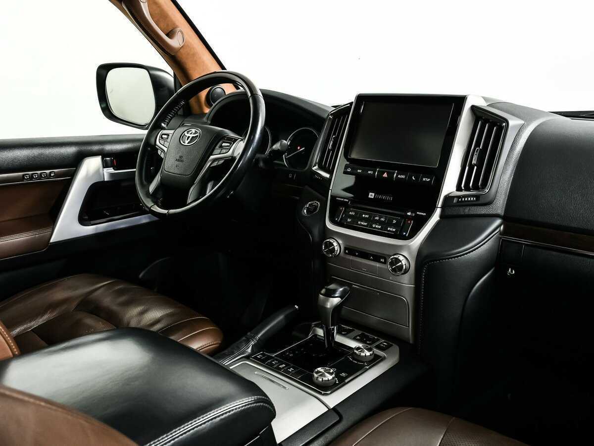 Б/У Тойота Лэнд Крузер 2016 года. Фото: #8