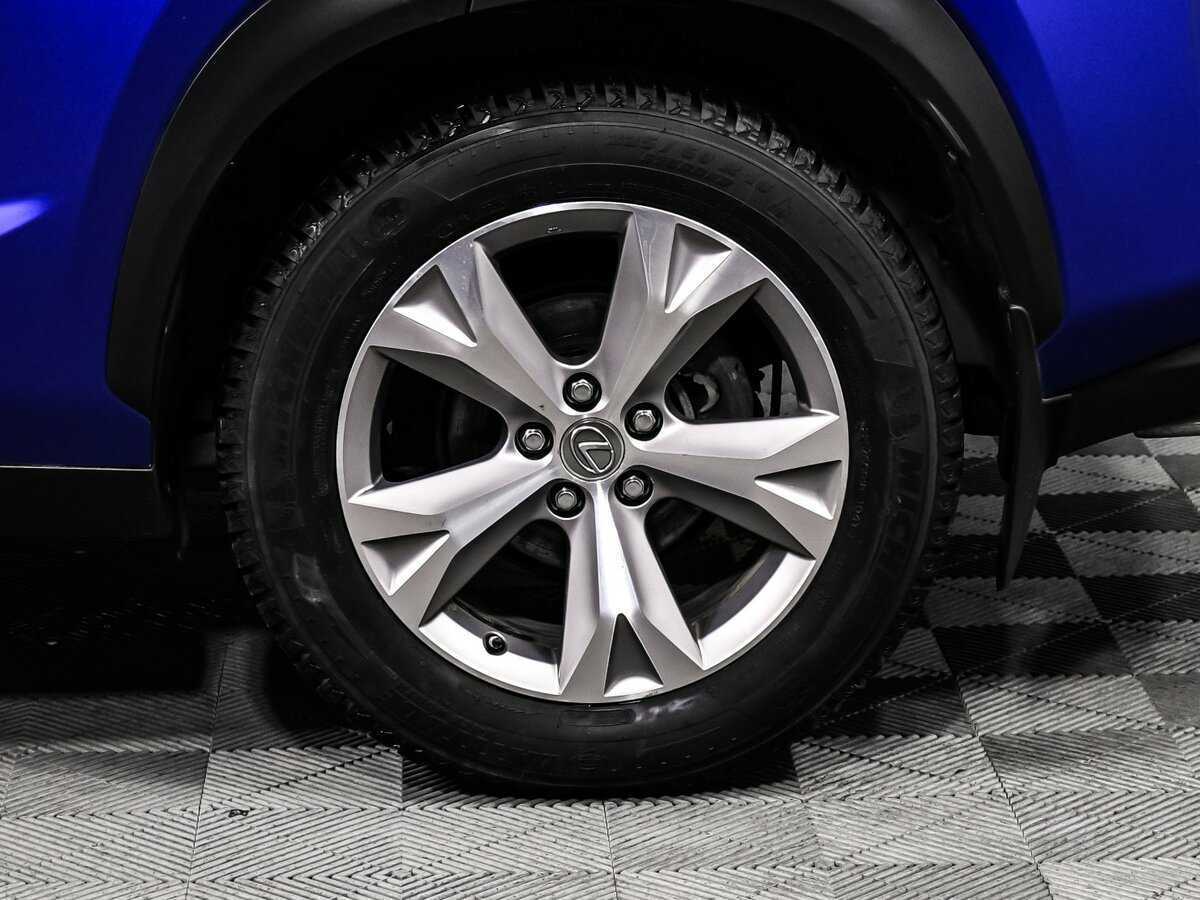 Б/У Лексус Н-Икс 2015 года. Фото: #11