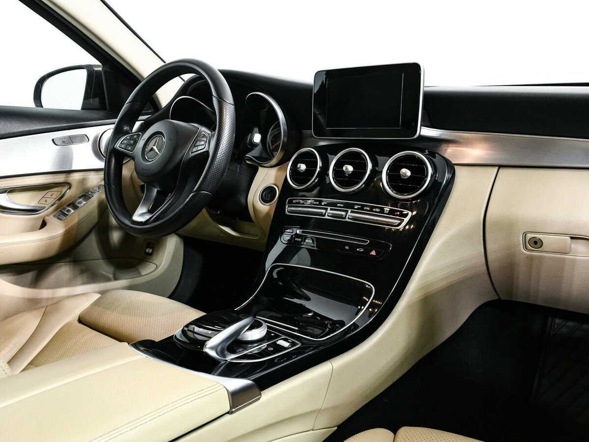 Б/У Мерседес-Бенц Ц-Класс 2015 года. Фото: #8