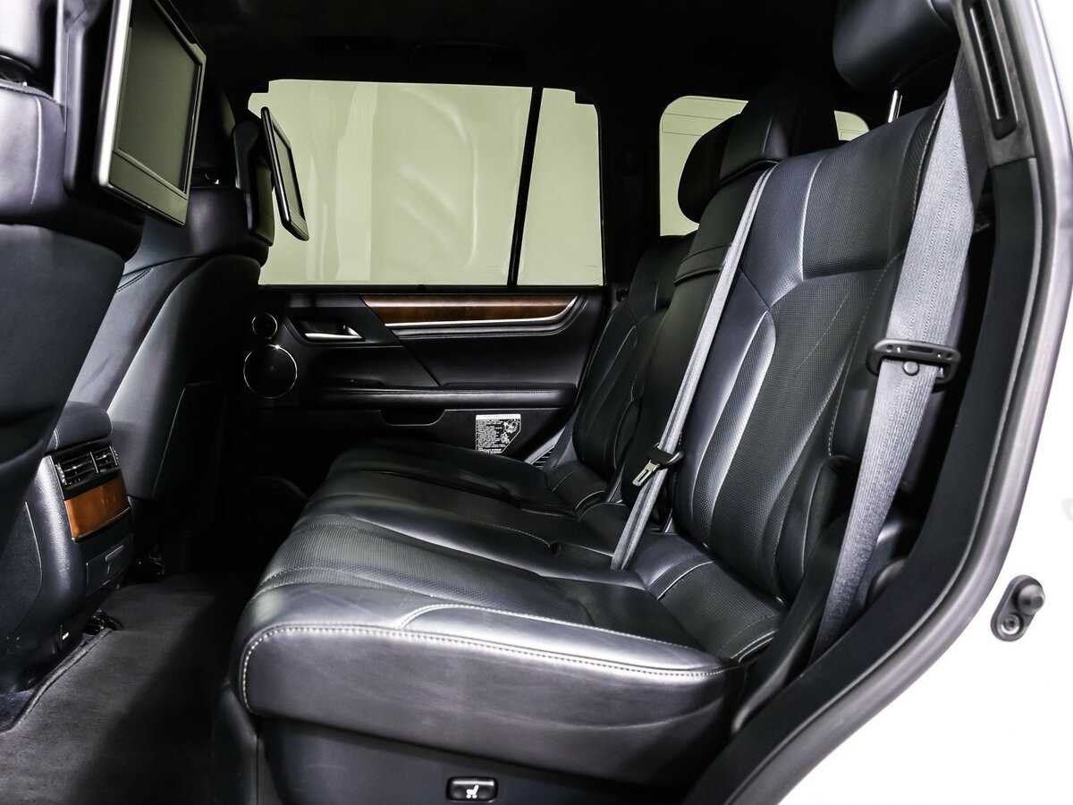 Б/У Лексус Л-Икс 2017 года. Фото: #12