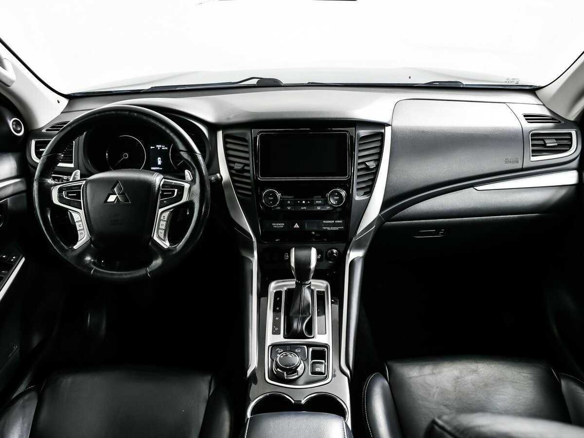 Б/У Митсубиши Паджеро Спорт 2018 года. Фото: #10