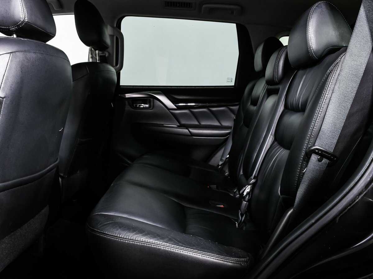 Б/У Митсубиши Паджеро Спорт 2018 года. Фото: #11