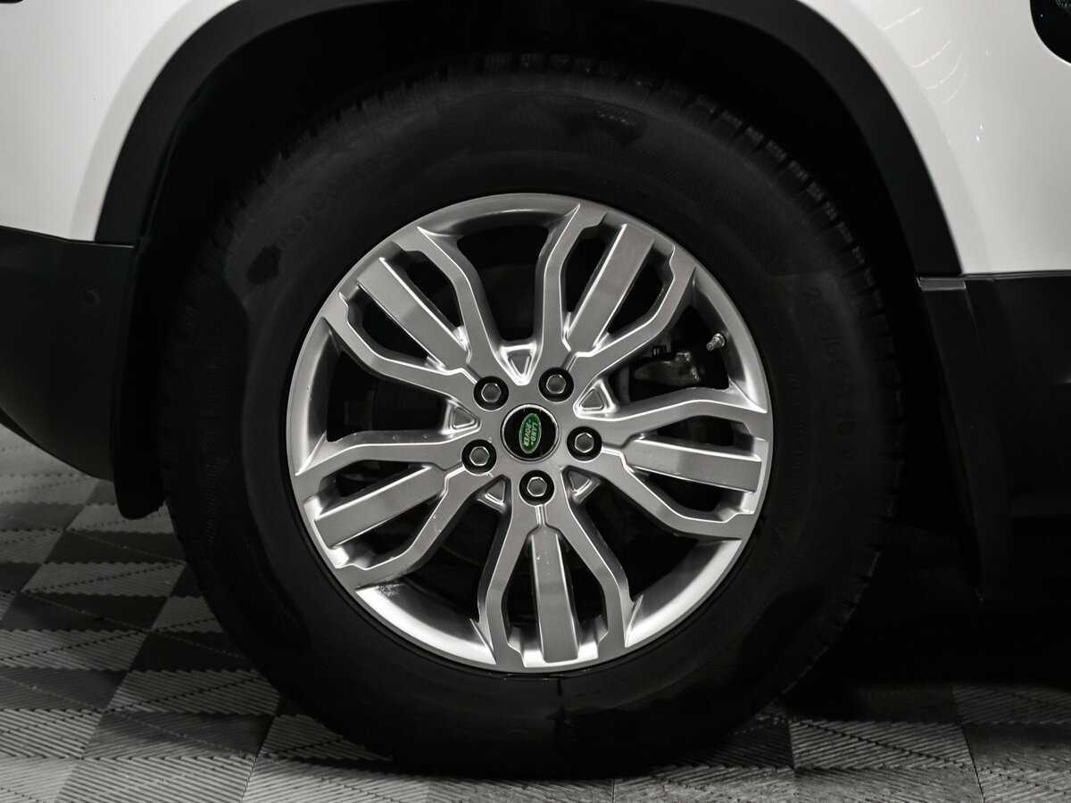 Б/У Лэнд Ровер Дефендер 2021 года. Фото: #18