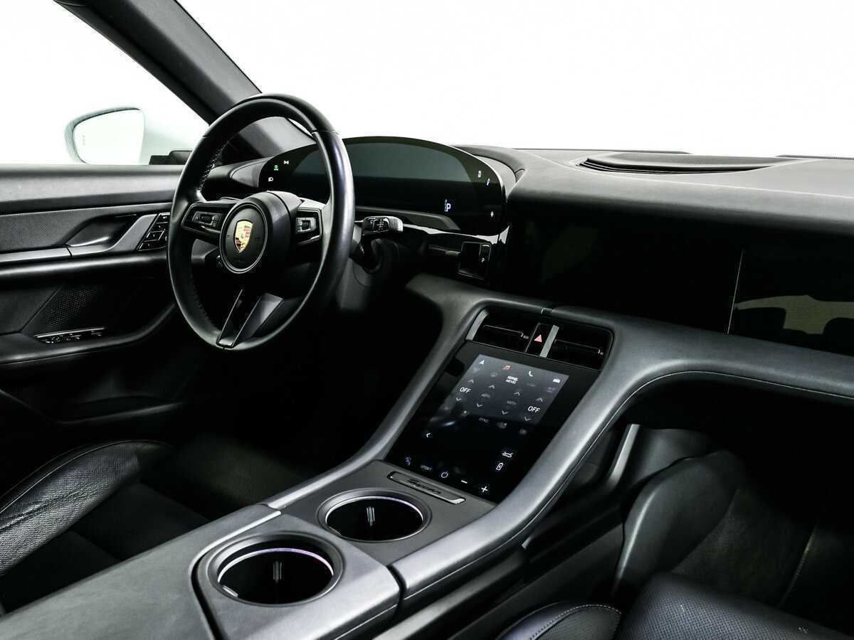 Б/У Порш Taycan 2021 года. Фото: #8