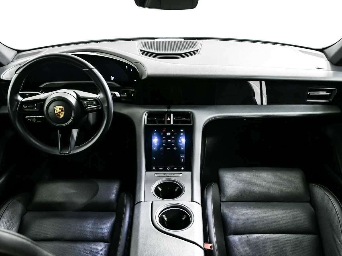 Б/У Порш Taycan 2021 года. Фото: #10