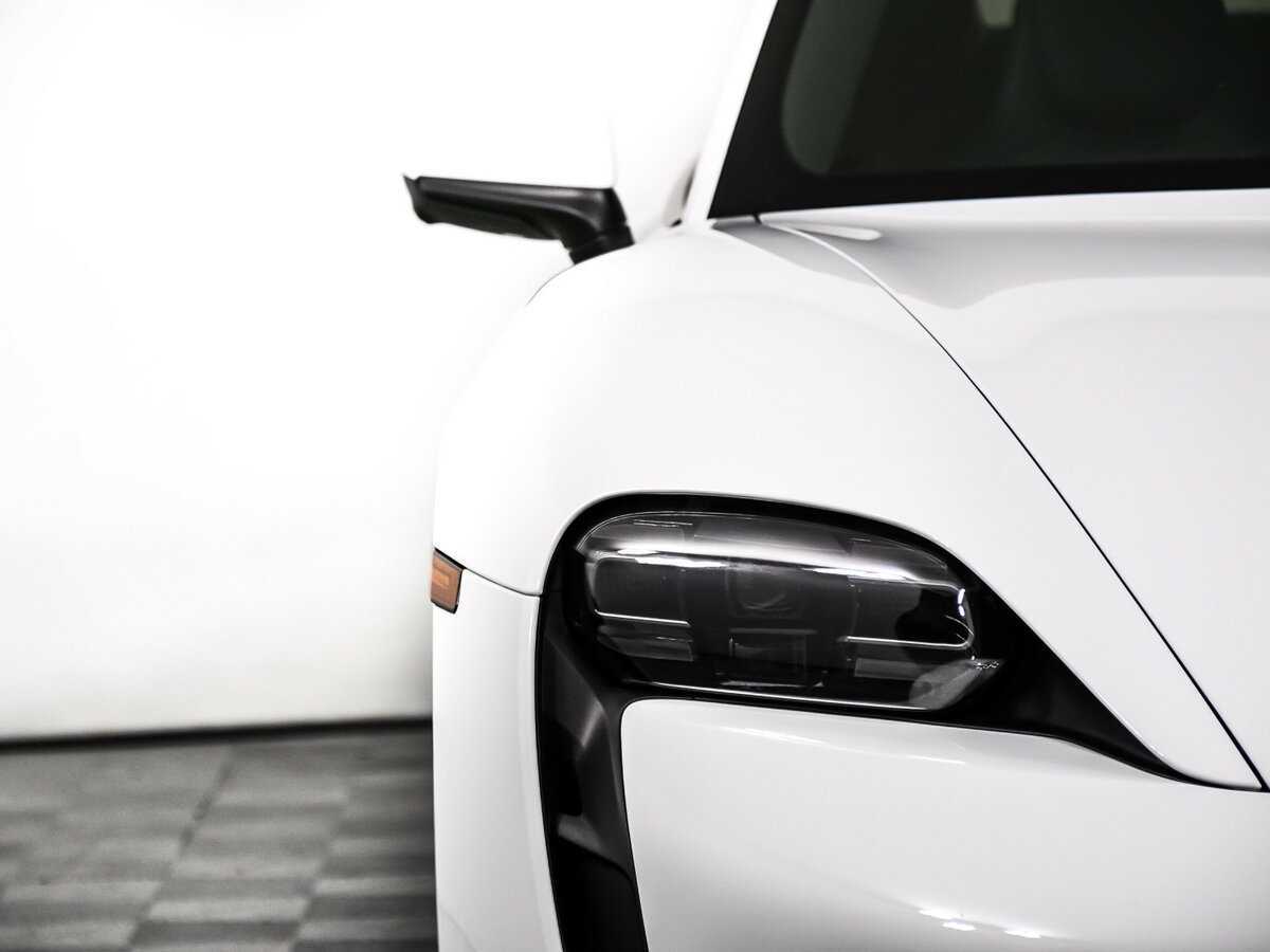 Б/У Порш Taycan 2021 года. Фото: #16