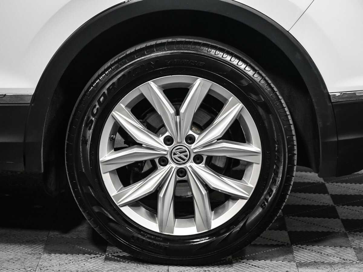 Б/У Фольксваген Тигуан 2018 года. Фото: #15