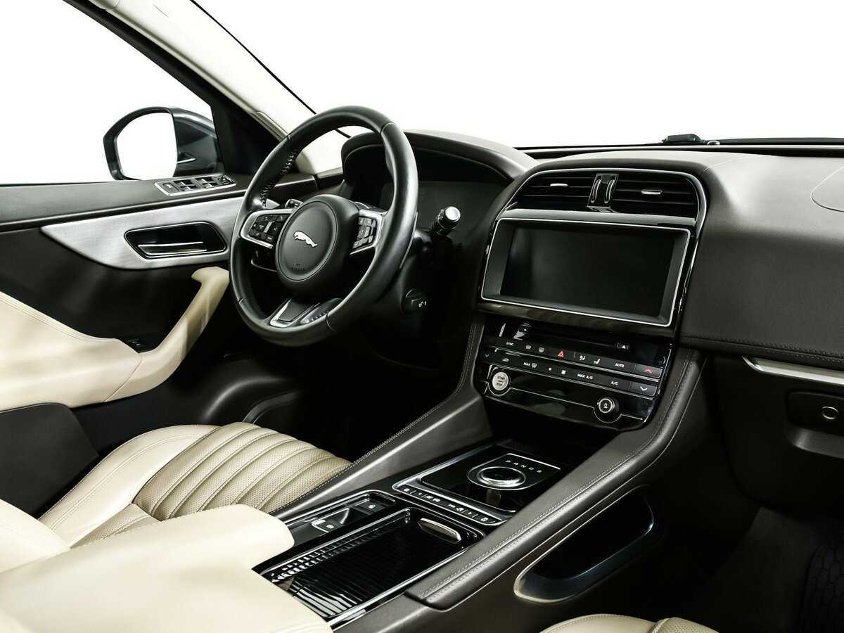 Б/У Ягуар Ф-Пэйс 2017 года. Фото: #8