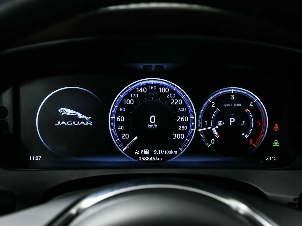 Б/У Ягуар Ф-Пэйс 2017 года. Фото: #9